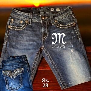 MISS ME long shorts Sz. 28 Signature Skinny
